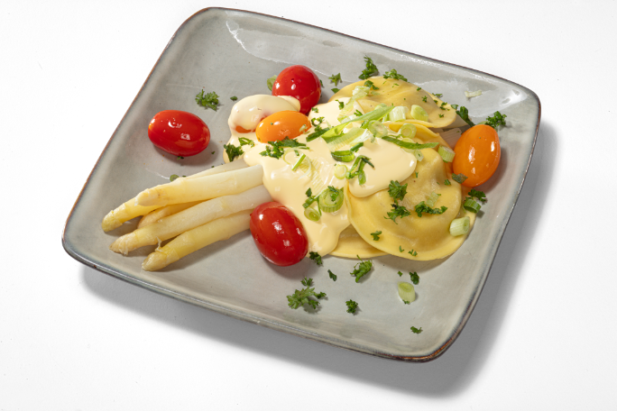 Pasta met asperges en gepofte tomaat