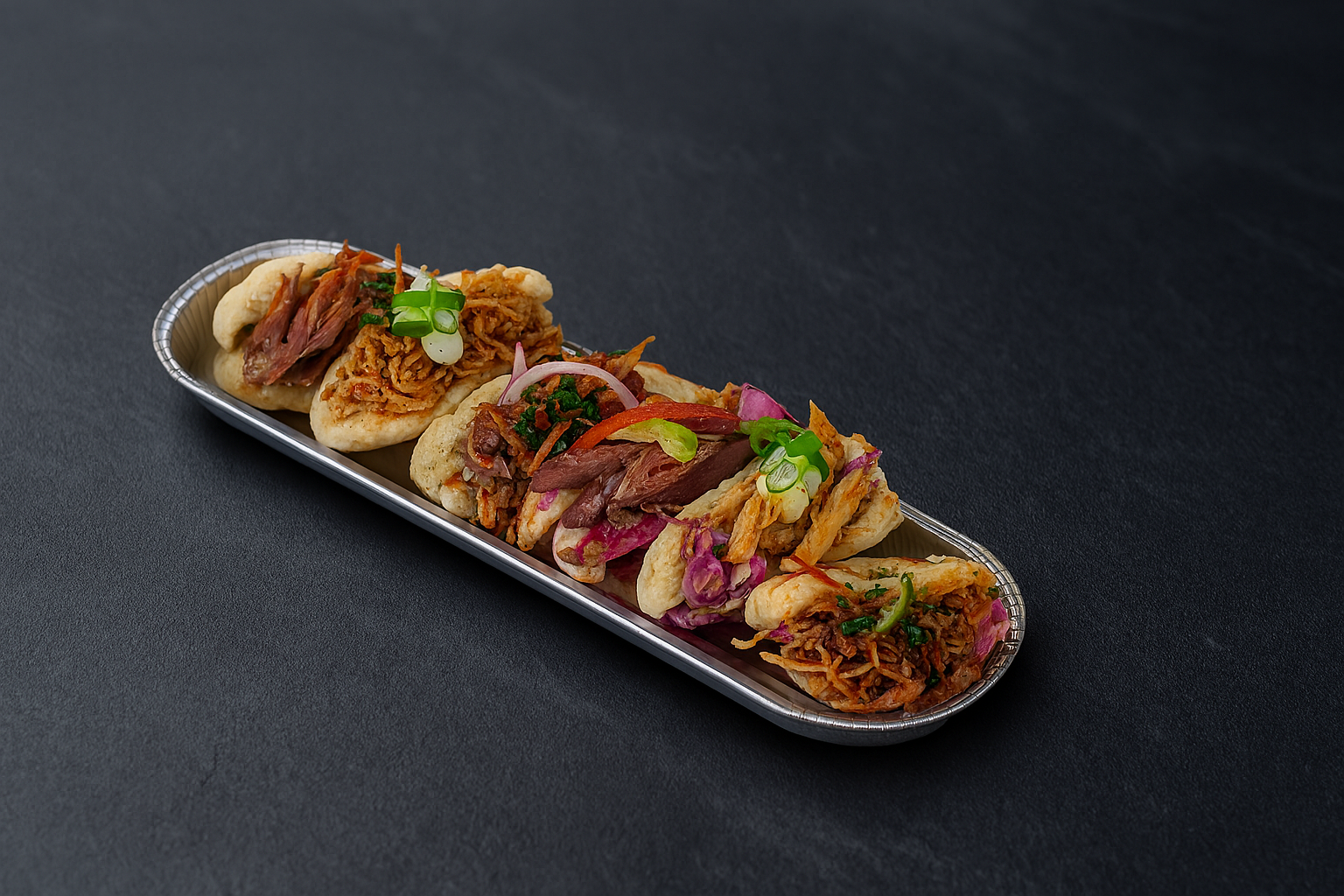 Mini naanta pocket bread met pulled chicken en pulled pork